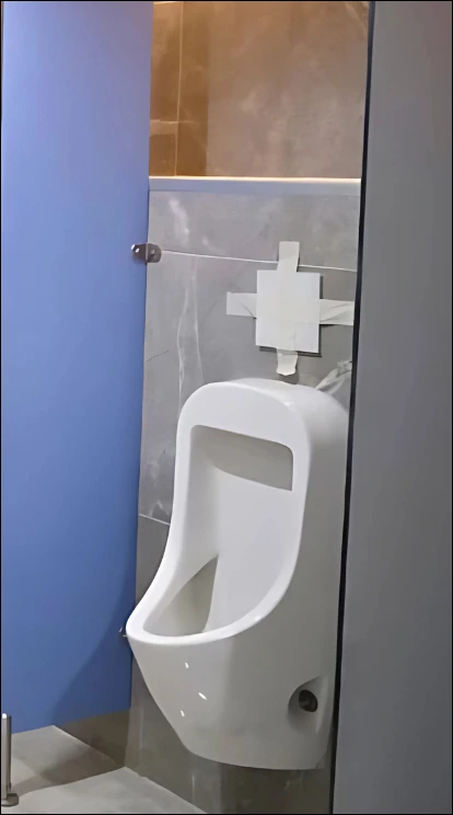 gambar cubicle toilet