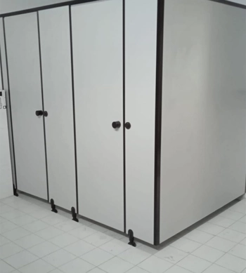 aksesoris partisi toilet kubikel